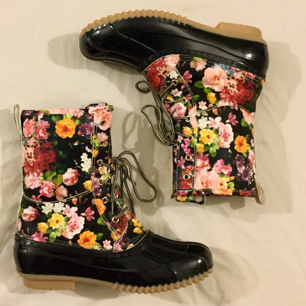 Via PINKY Duck Boots